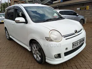 Toyota Sienta 2008 White