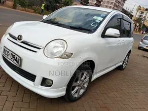 Toyota Sienta 2008 White
