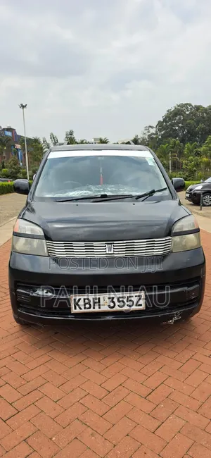 Toyota Voxy 2004 Black
