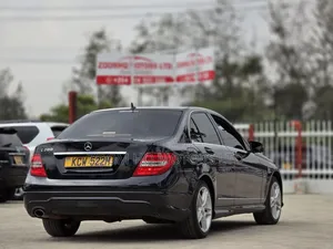 Mercedes-Benz C200 2012 Black