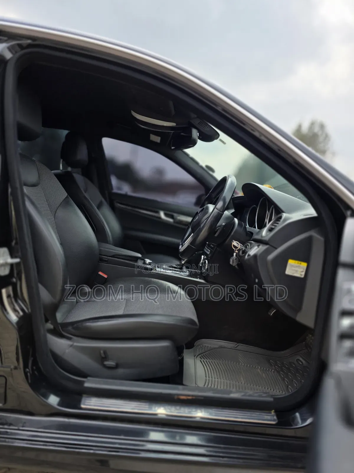 Mercedes-Benz C200 2012 Black