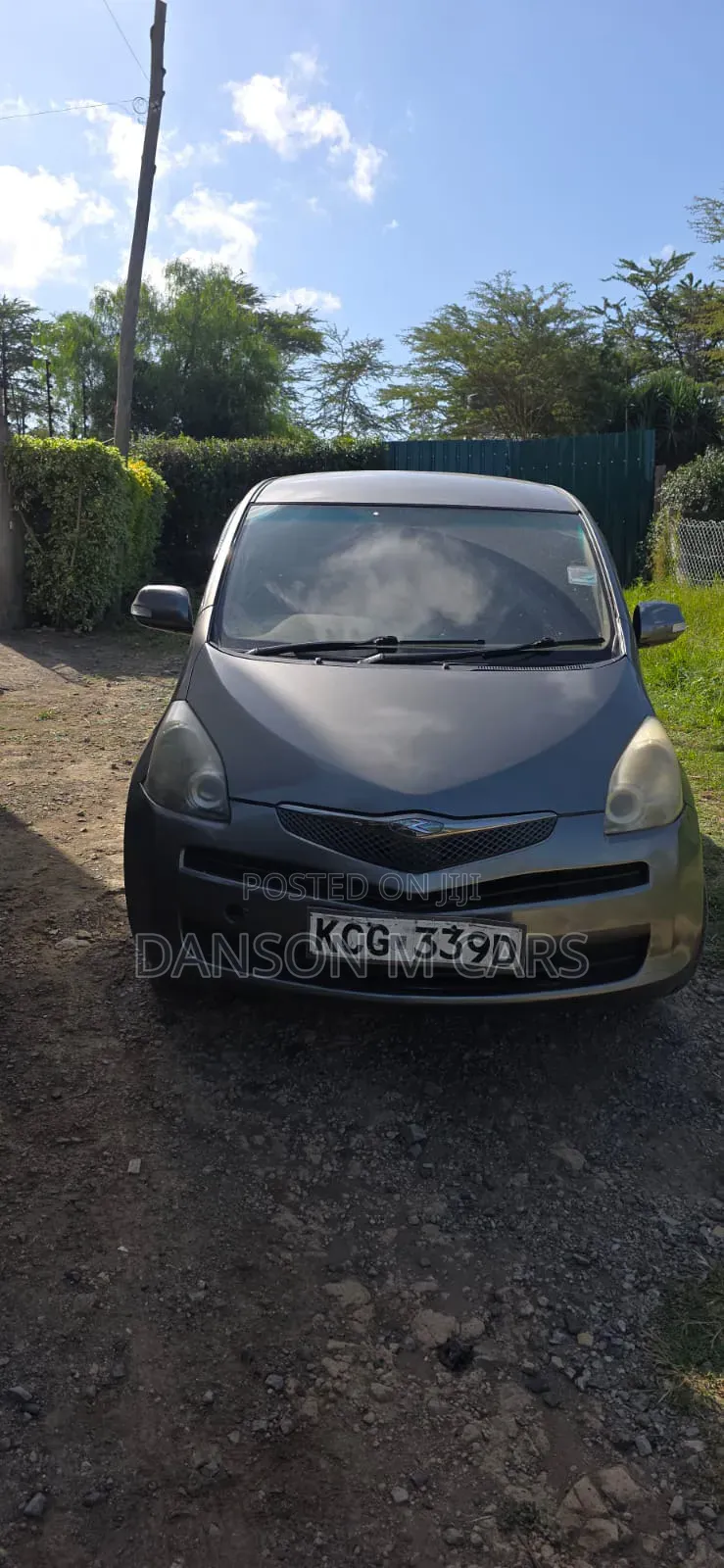 Toyota Ractis 2009 Gray