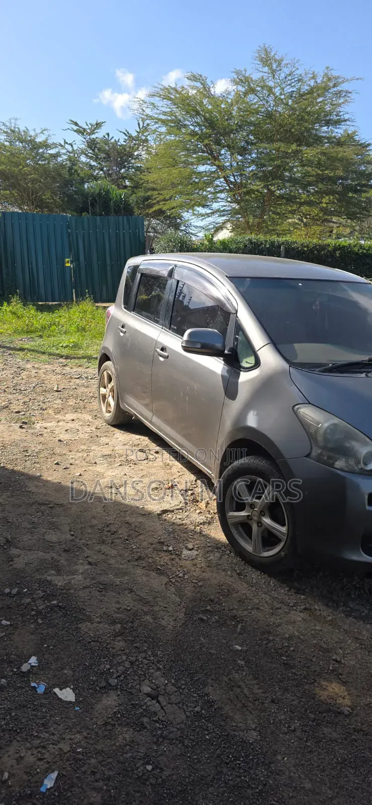 Toyota Ractis 2009 Gray