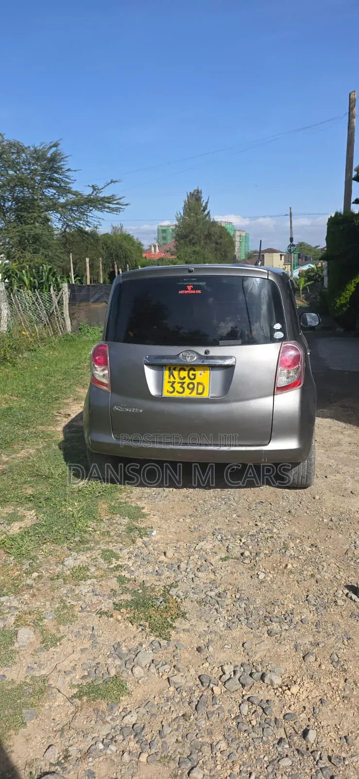 Toyota Ractis 2009 Gray