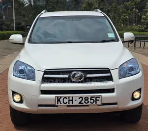Toyota RAV4 2011 White