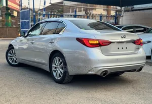 Nissan Skyline 2019 Silver