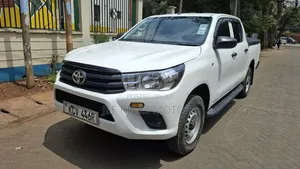 Toyota Hilux 2021 White