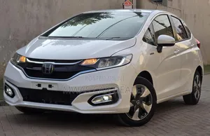 Honda Fit Shuttle 2019 White