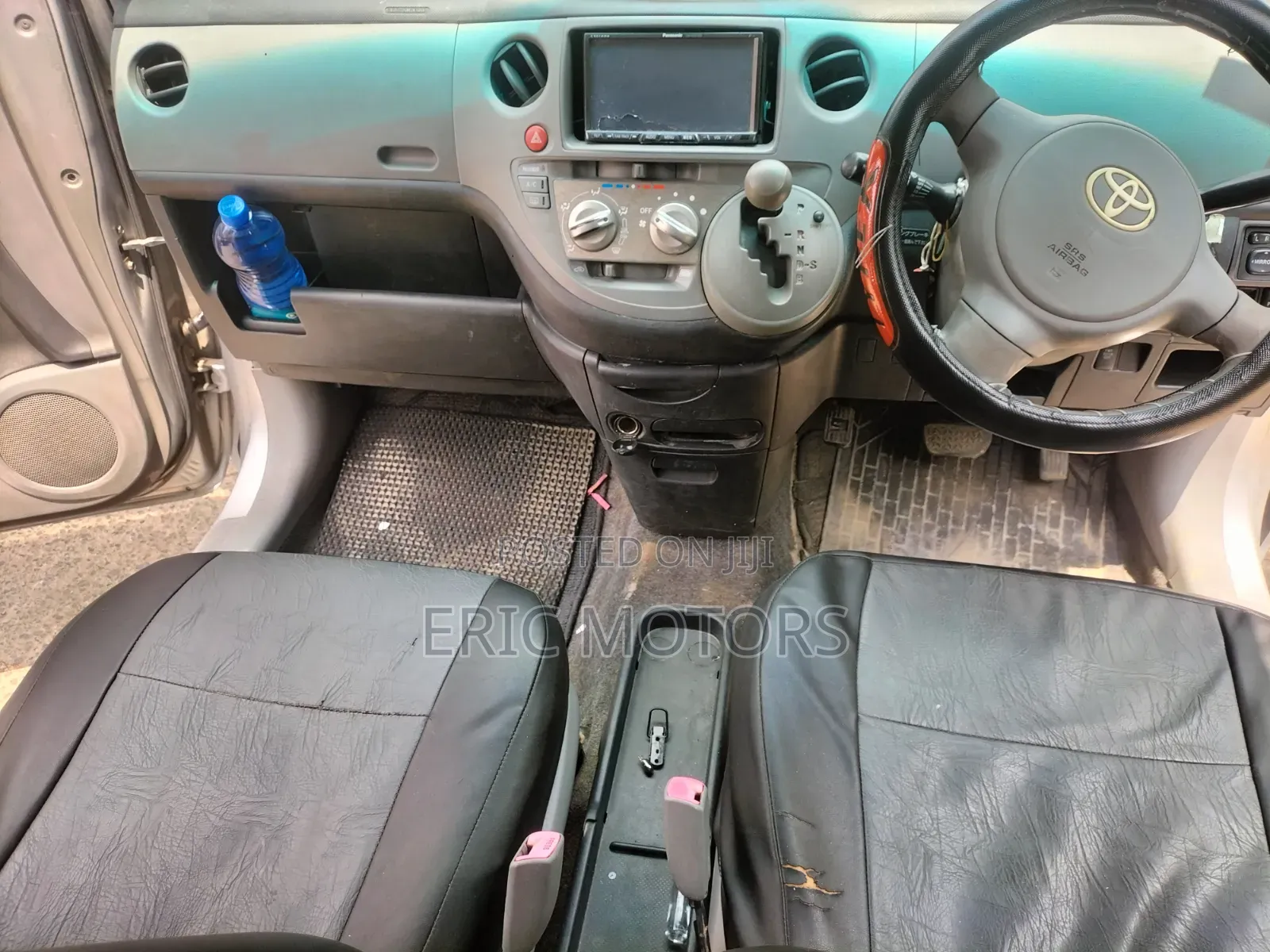 Toyota Sienta 2010 Silver