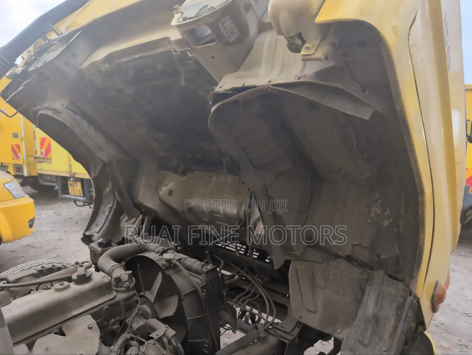 Hyundai H1 2011 Yellow