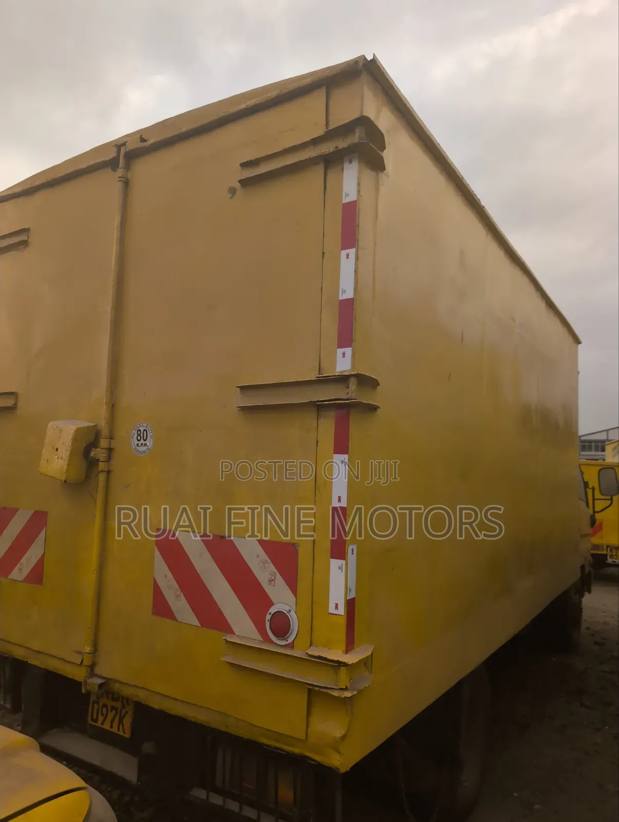 Hyundai H1 2011 Yellow