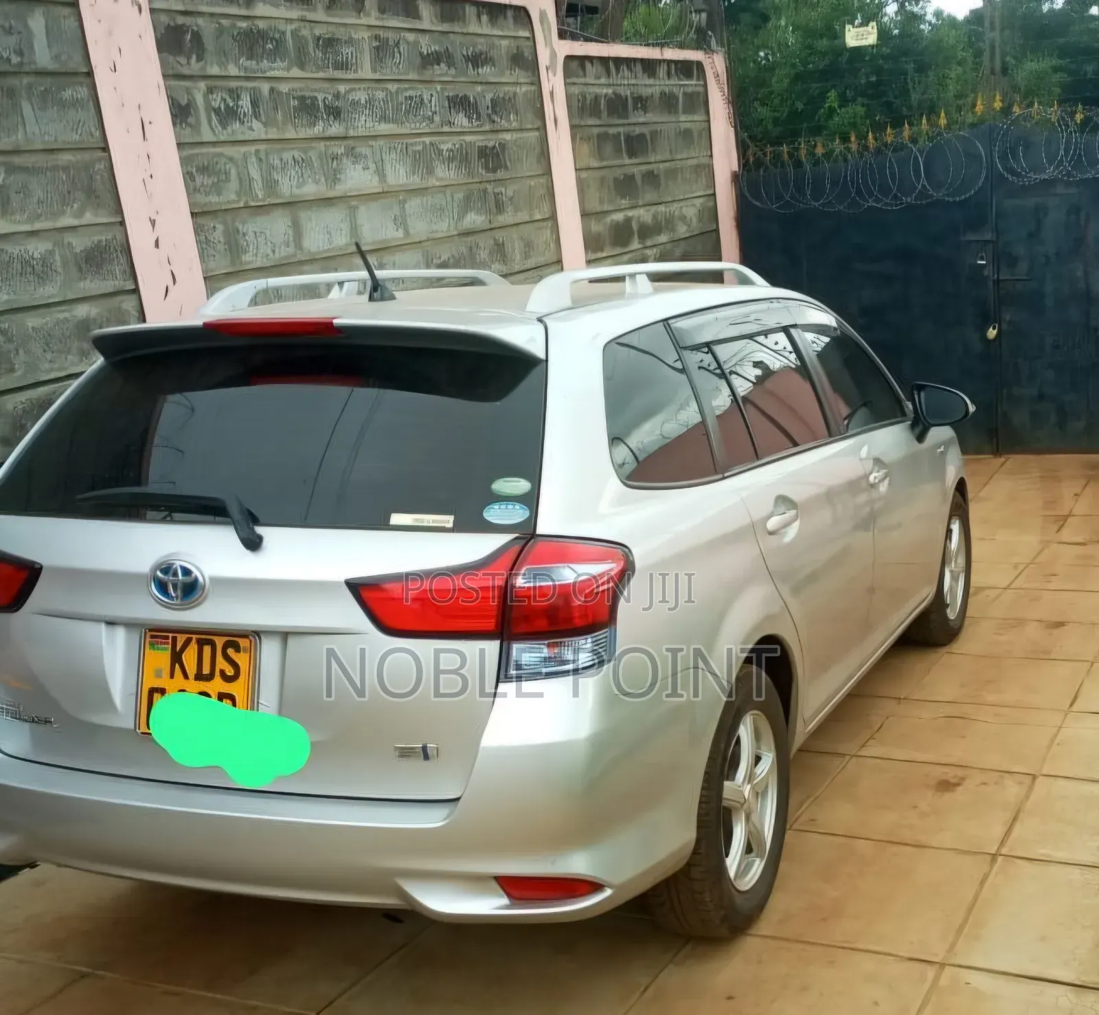Toyota Corolla Fielder 2017 Silver
