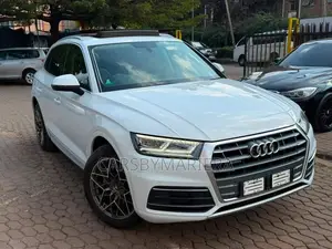 Audi Q5 2.0T Premium AWD quattro 2019 White