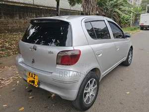 Toyota Vitz 2008 Silver