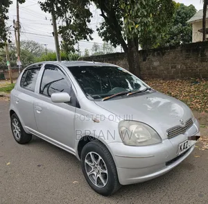 Toyota Vitz 2008 Silver