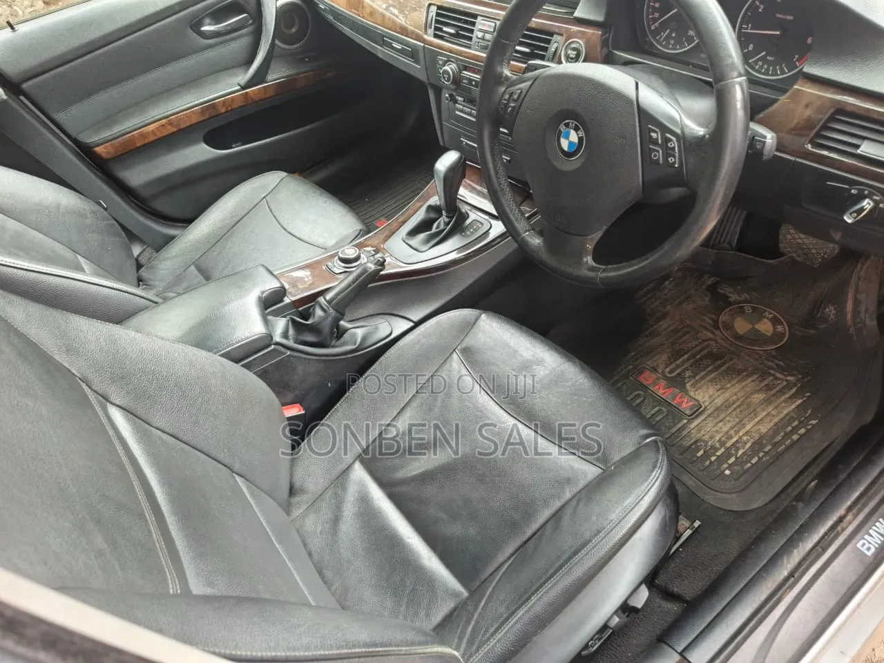 BMW 320i 2011 Silver