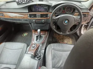 BMW 320i 2011 Silver