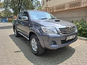 Toyota Hilux 2013 Gray