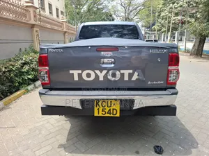 Toyota Hilux 2013 Gray