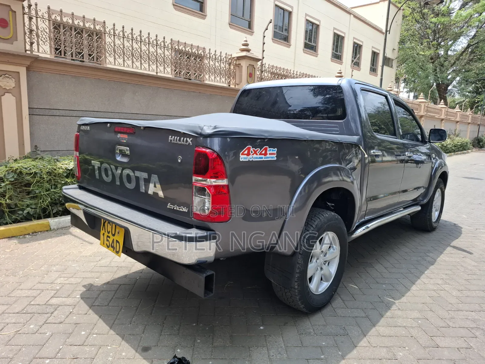 Toyota Hilux 2013 Gray