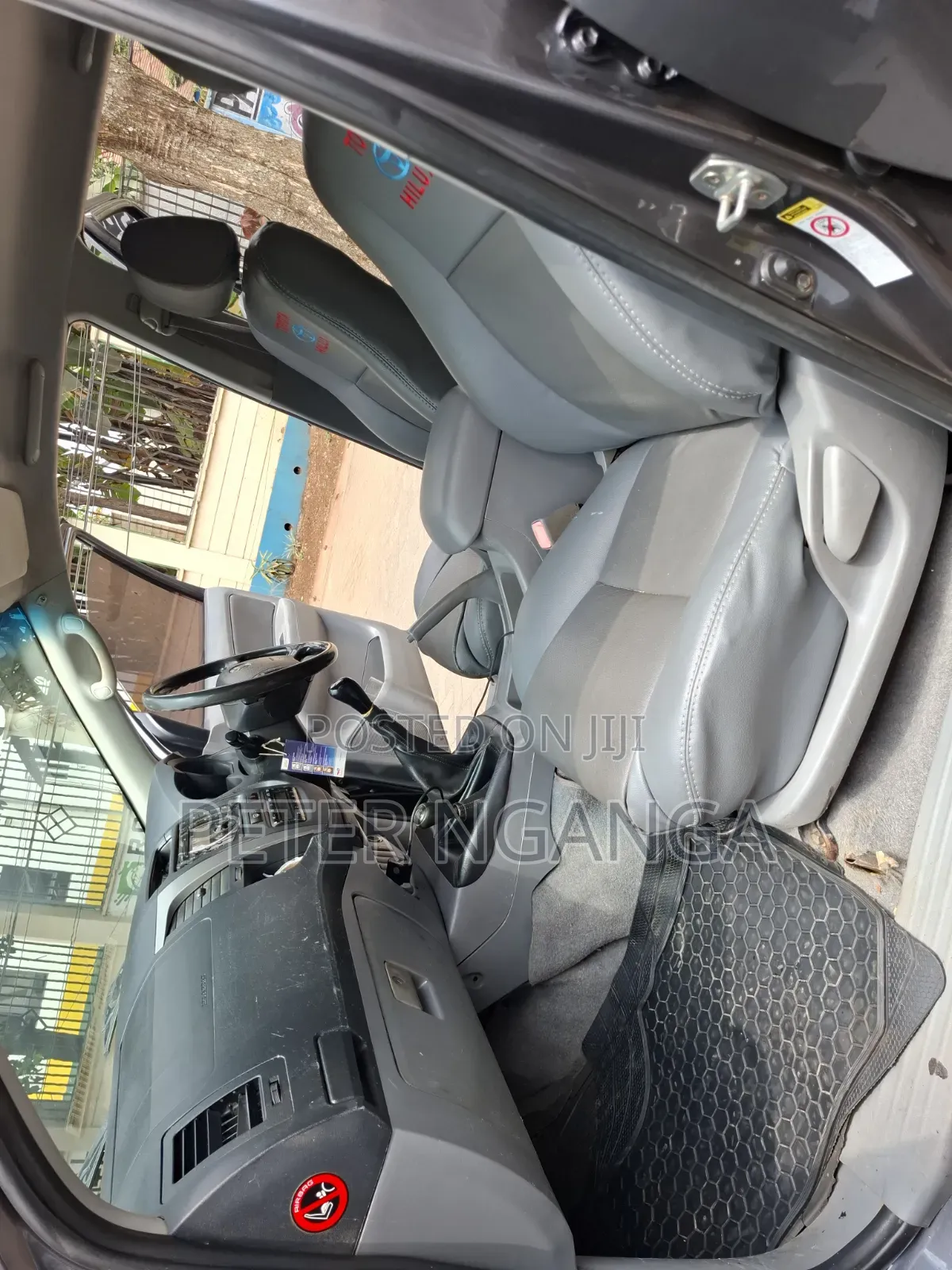 Toyota Hilux 2013 Gray