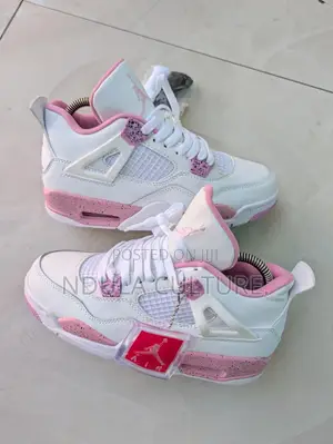 Ladies Jordan 4 Pink Oreo