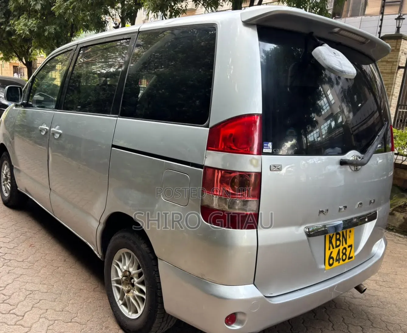 Toyota Noah 2002 Silver