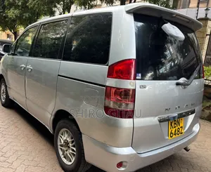 Toyota Noah 2002 Silver