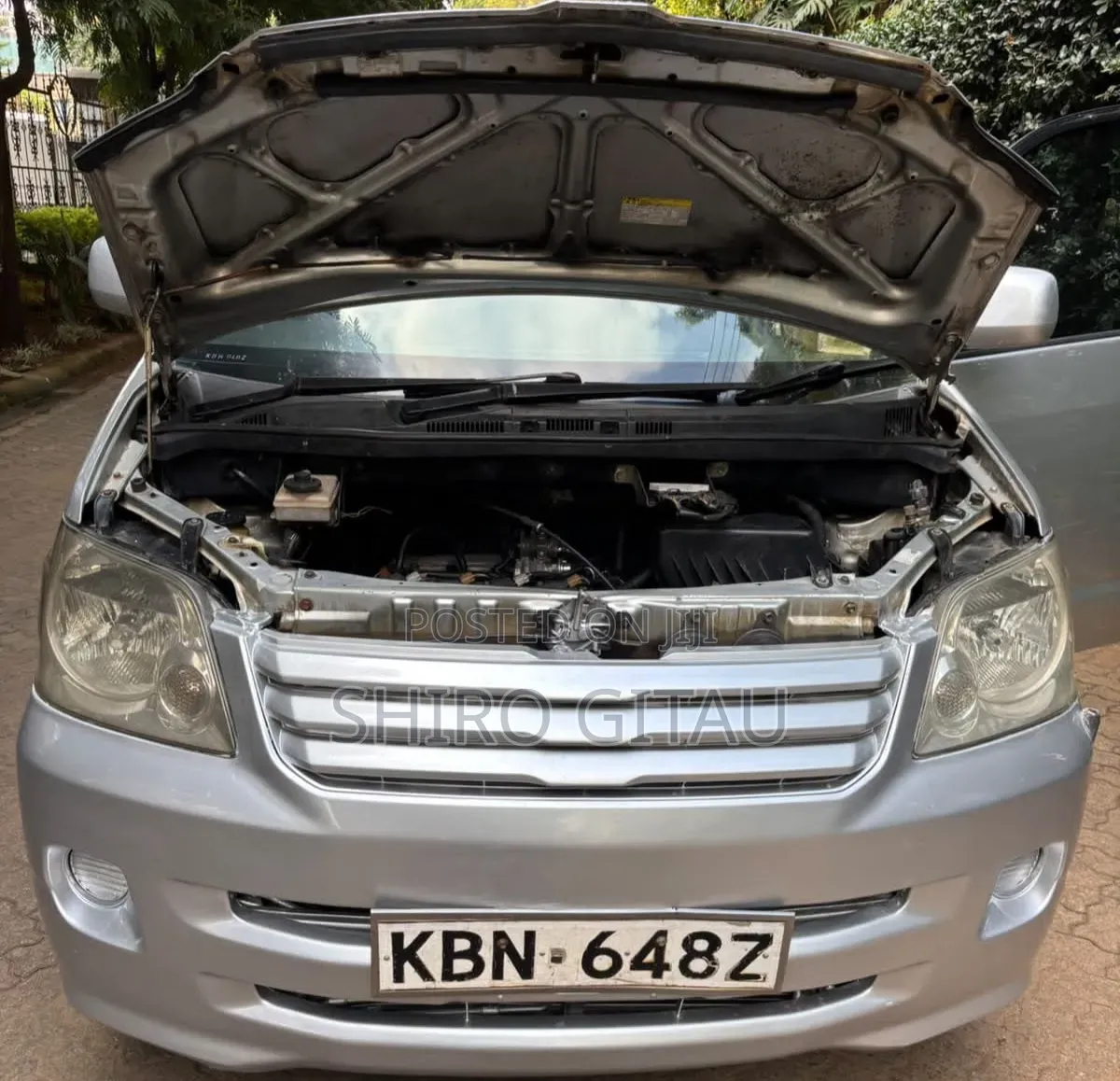 Toyota Noah 2002 Silver