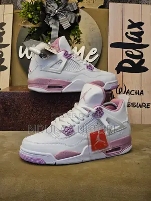 Ladies Jordan 4 Pink Oreo