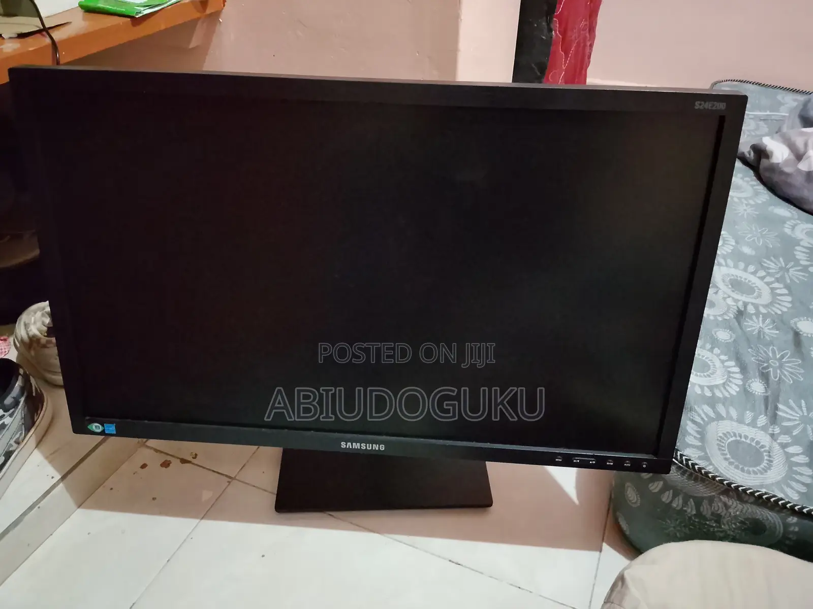 Samsung S24E450D
