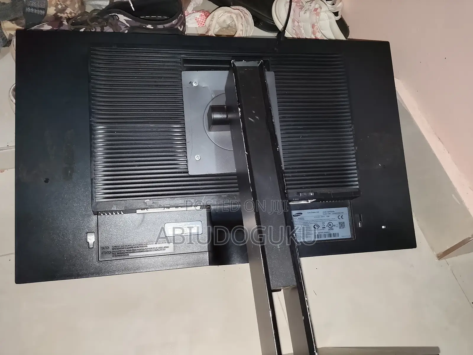 Samsung S24E450D