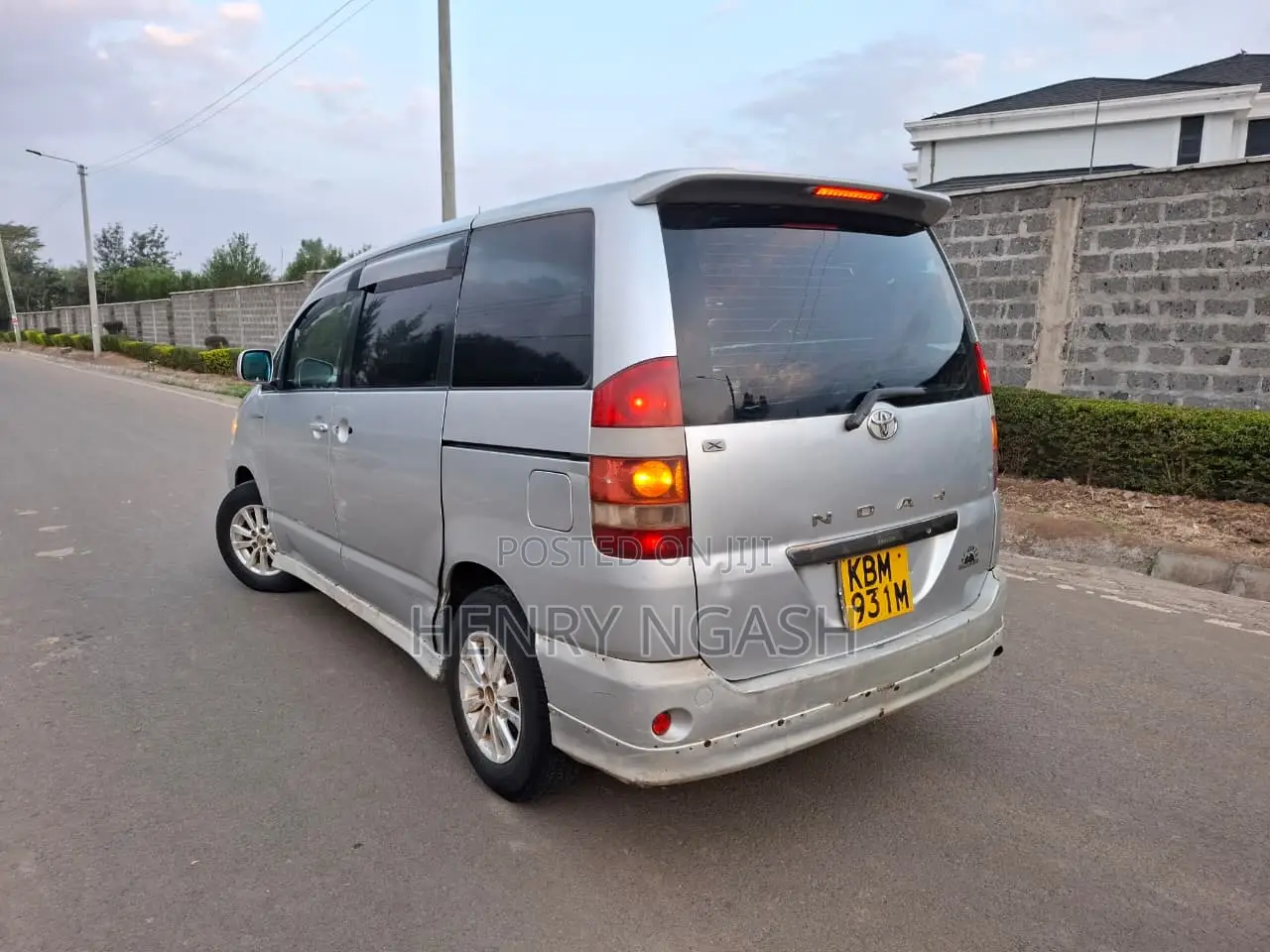 Toyota Noah 2003 Silver