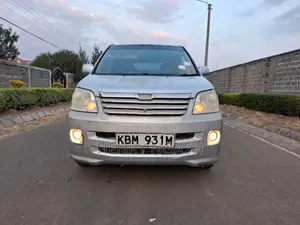 Toyota Noah 2003 Silver