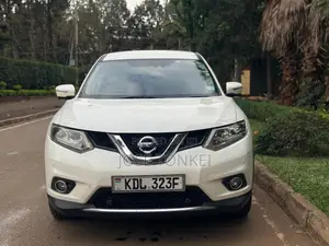 Nissan X-Trail 2.0 Petrol FWD 2015 White