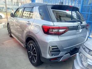 Toyota Raize 2019 Silver