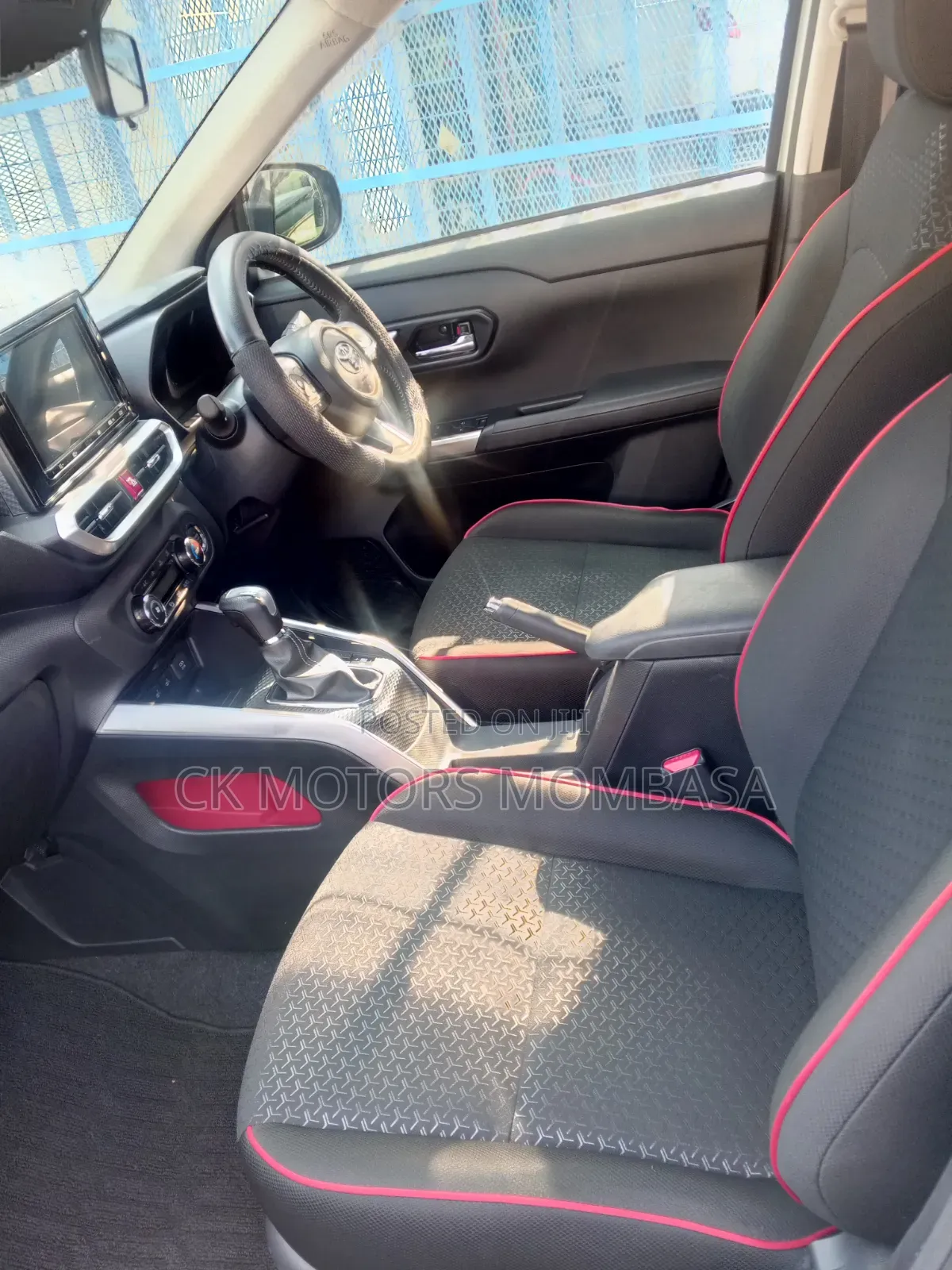 Toyota Raize 2019 Silver
