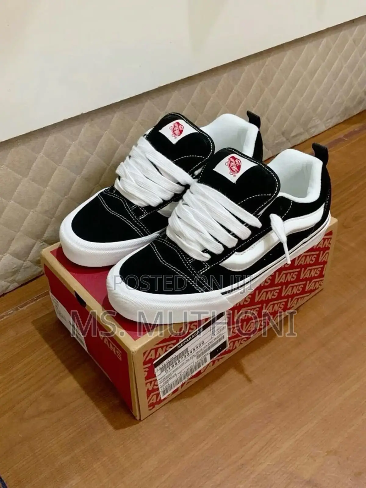 Vans Knu Skool Sneakers in Black/True White Size :38-45