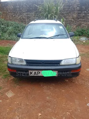 Toyota Corolla 1995 White