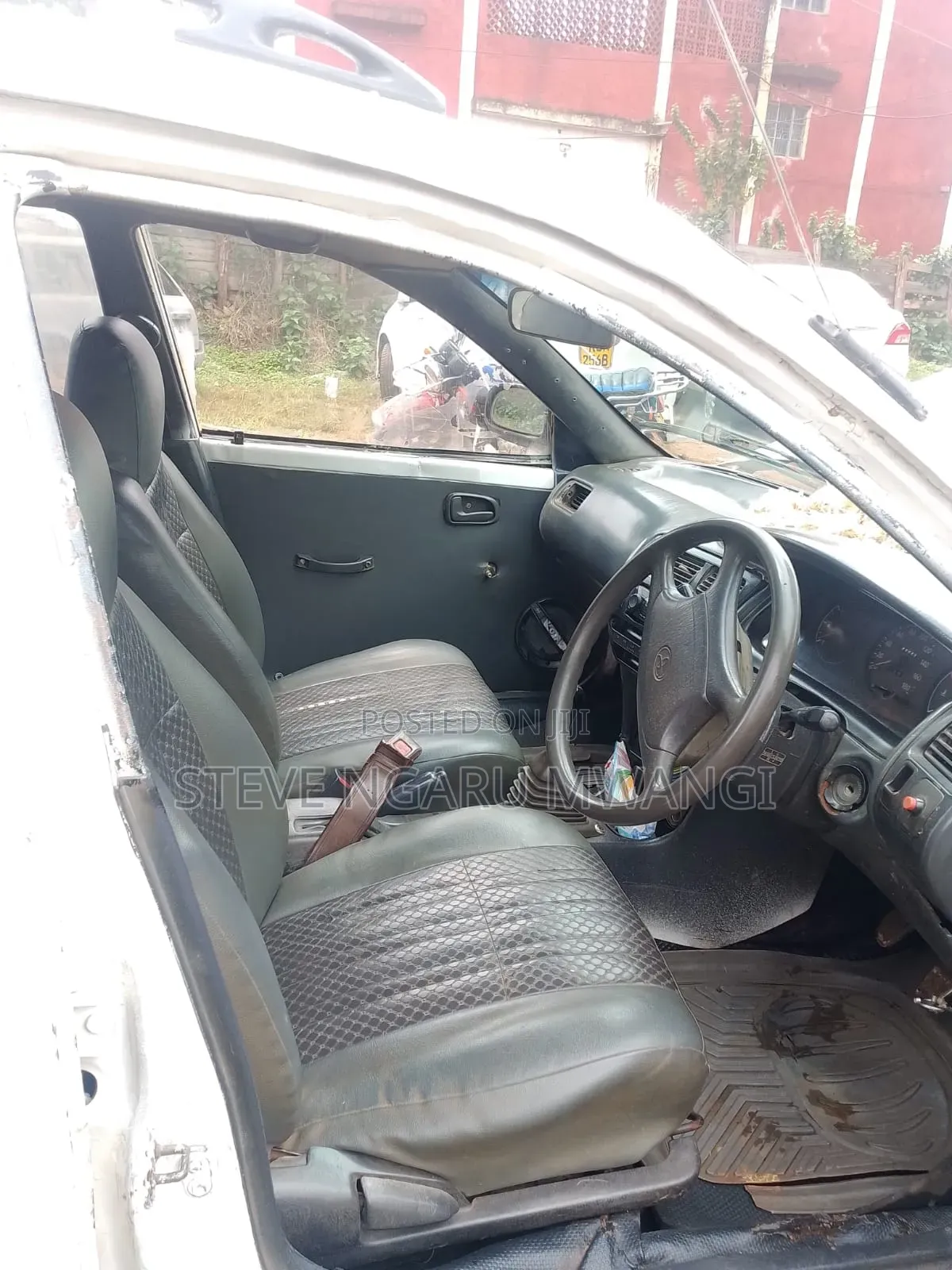 Toyota Corolla 1995 White