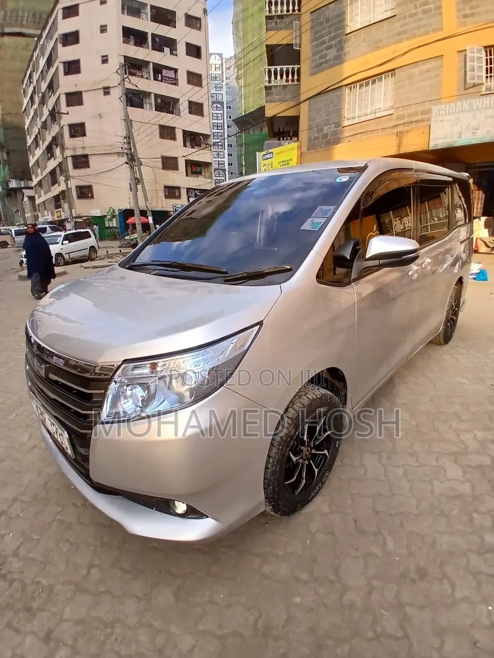 Toyota Noah 2017 Silver
