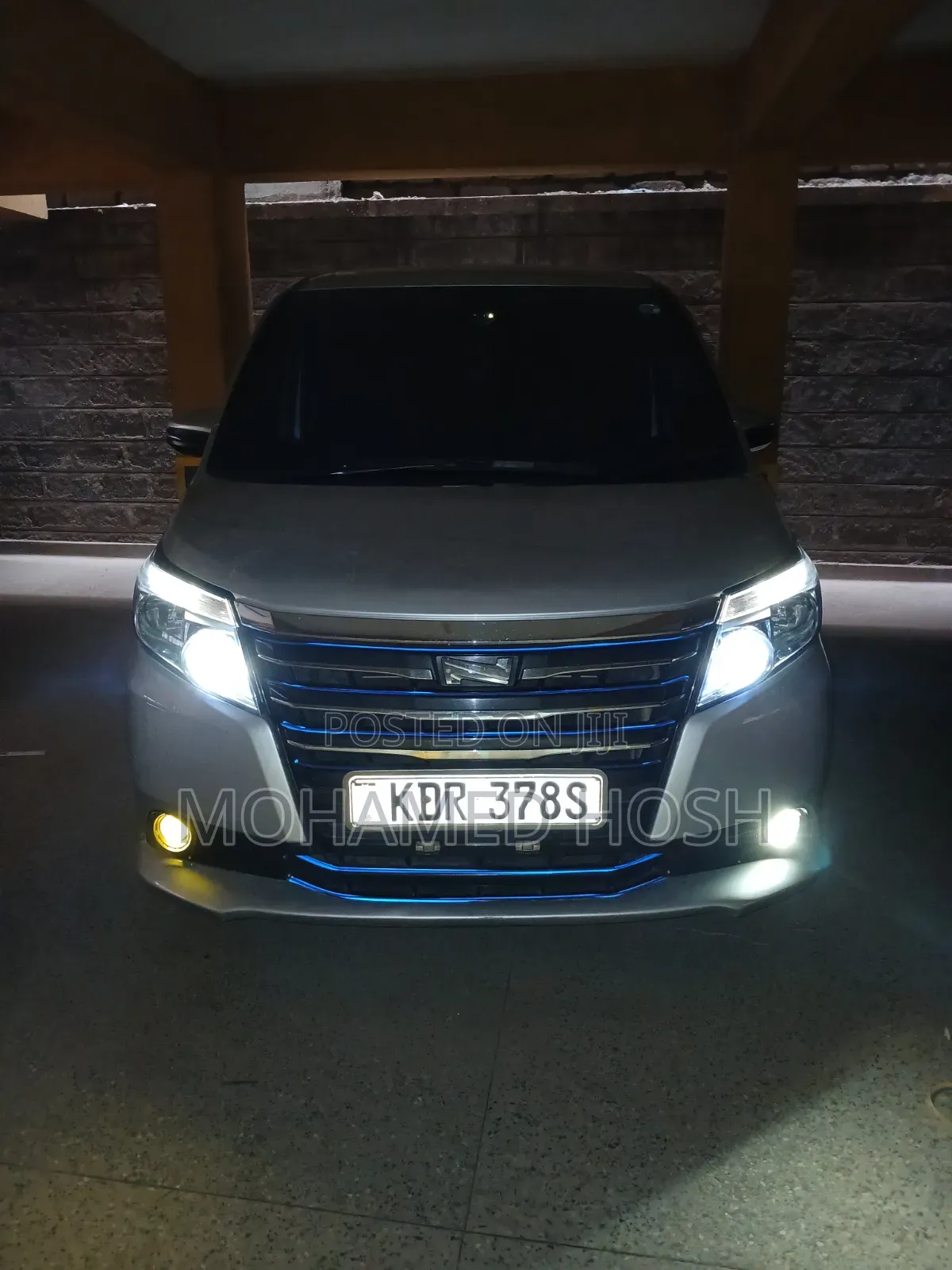 Toyota Noah 2017 Silver