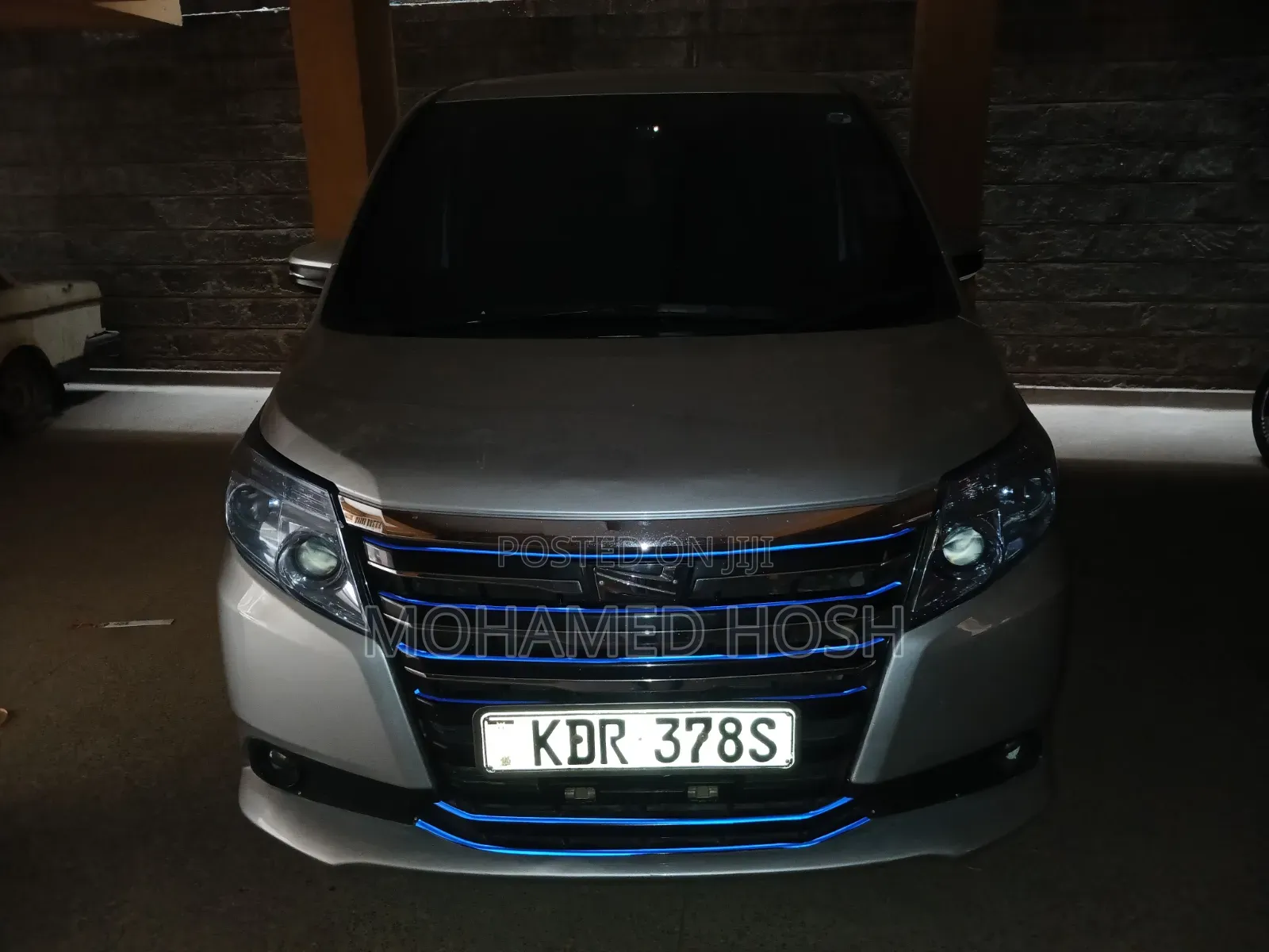 Toyota Noah 2017 Silver