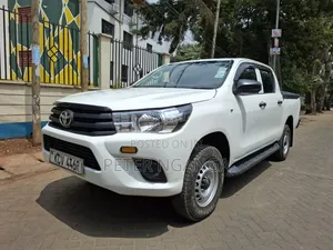 Toyota Hilux 2018 White