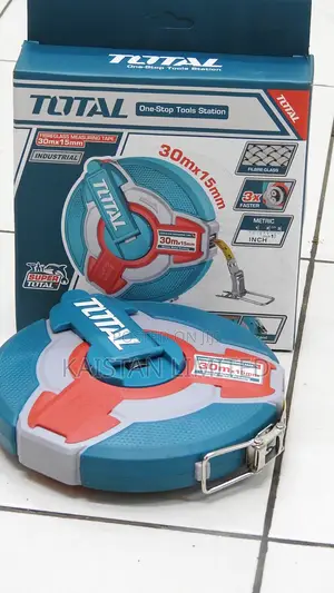 TOTAL 30m Steel Measuring Tape Fast Rewind Construction.