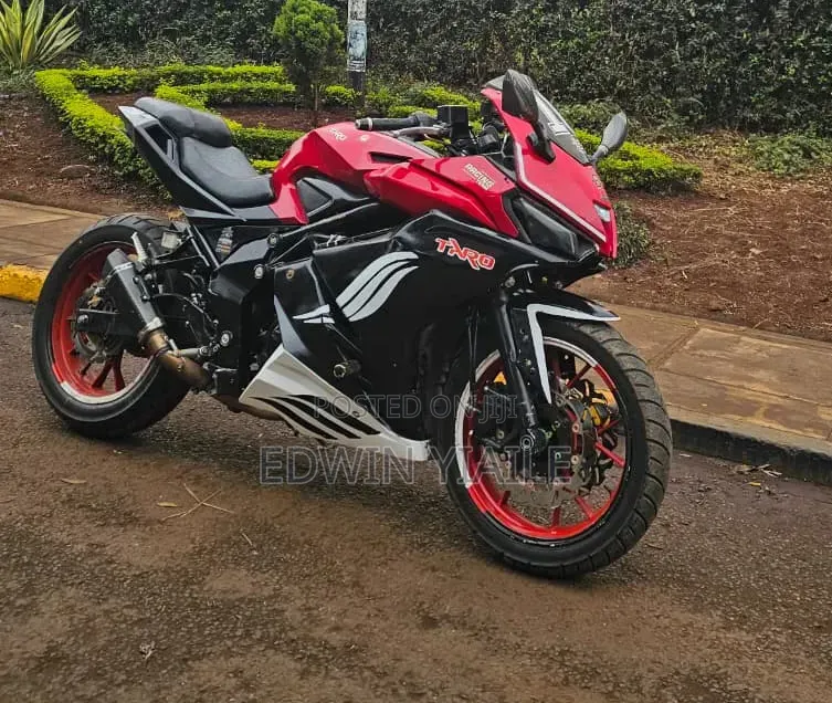 Taro GP1 250R 2023 Red