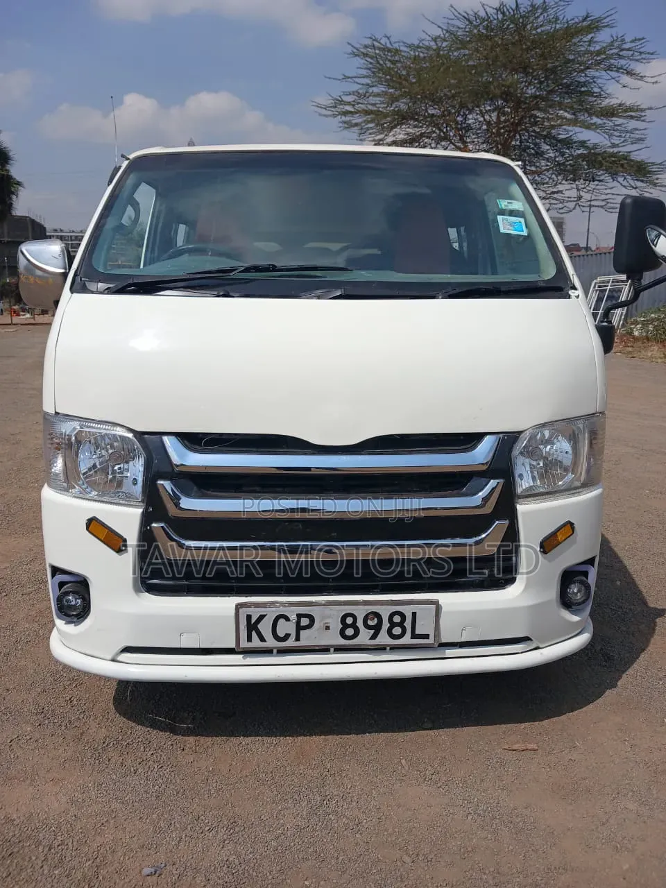 Toyota HiAce 2012 White