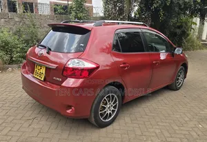 Toyota Auris 2010 Red