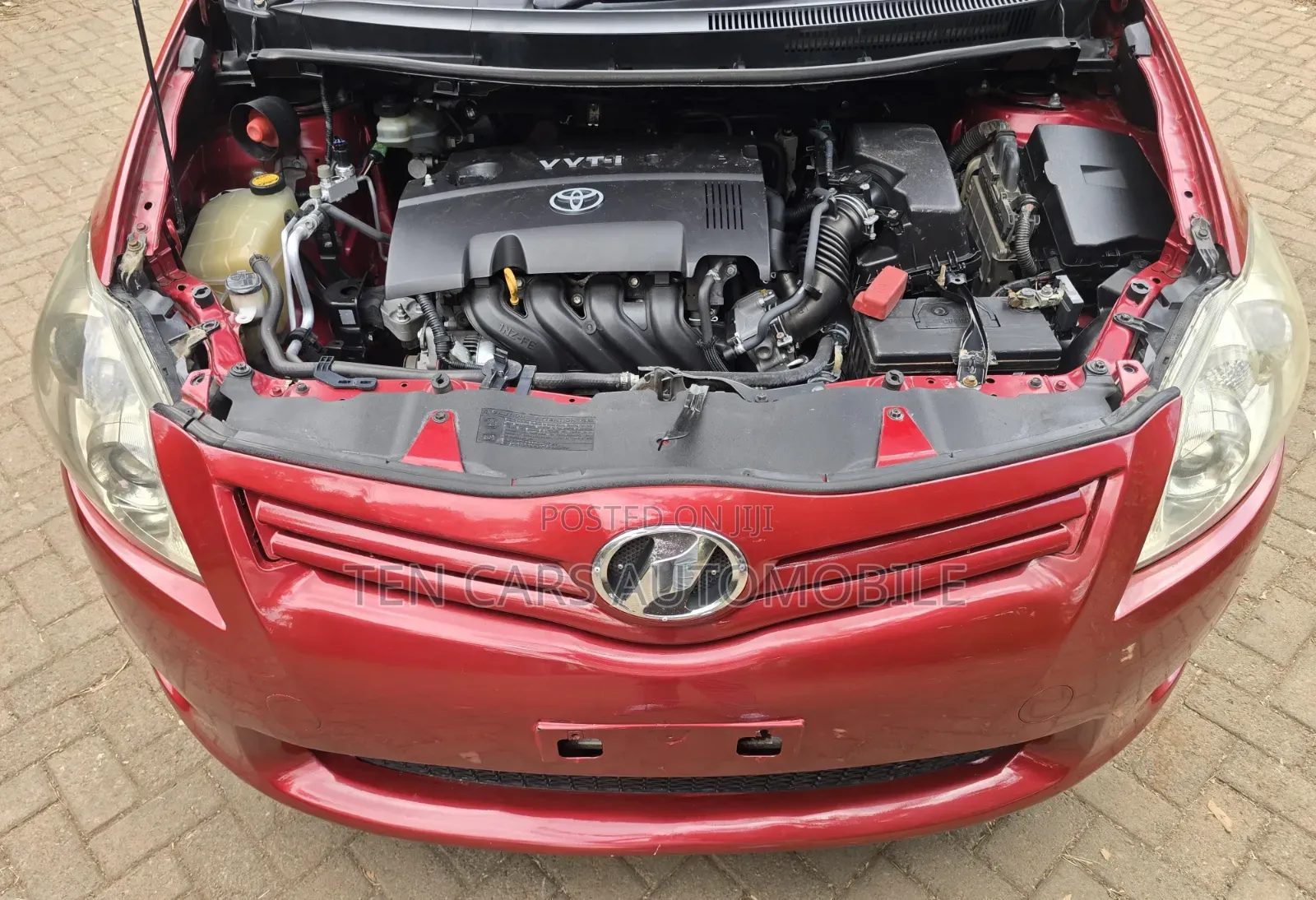 Toyota Auris 2010 Red