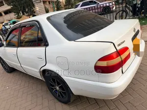 Toyota Corolla 1997 White